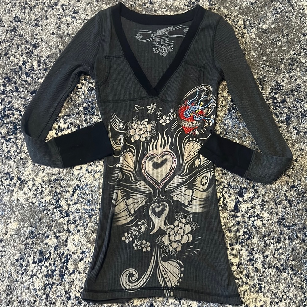 SUPER COMFY Long Sleeve T - Size large but definitely fits medium snug too